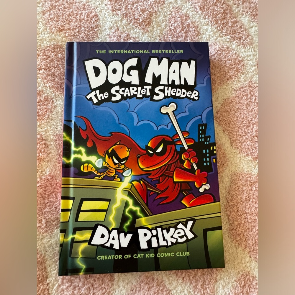 Dog Man: the Scarlet Shedder: a Graphic Novel (Dog Man #12): by Dav Pilkey